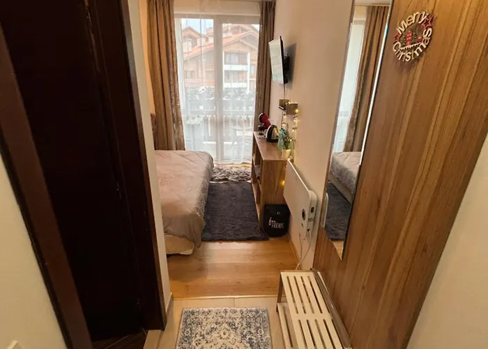 Апартамент Smart - Refurbished With Balcony And Parking