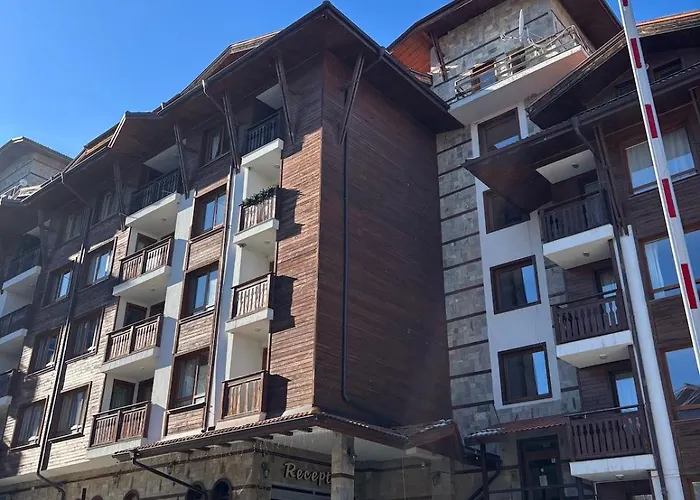 Smart - Refurbished With Balcony And Parking Апартамент *