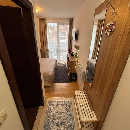 Апартаменти Smart - Refurbished With Balcony And Parking