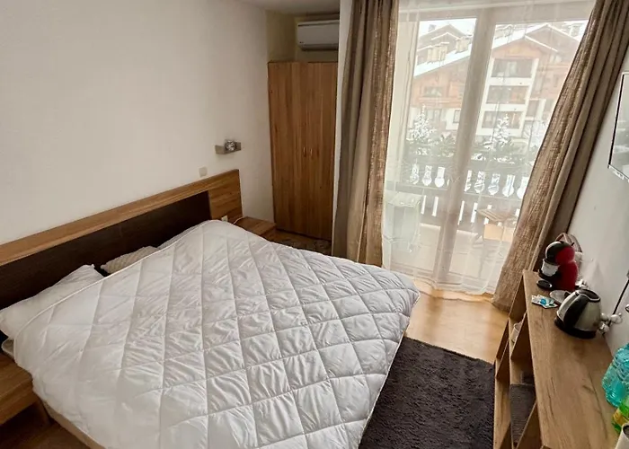 Апартаменти Smart - Refurbished With Balcony And Parking Бансько