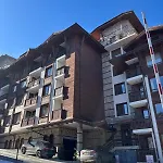 Smart - Refurbished With Balcony And Parking 公寓 *