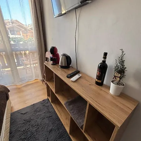 アパート Smart - Refurbished With Balcony And Parking *