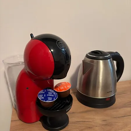 アパート Smart - Refurbished With Balcony And Parking バンスコ