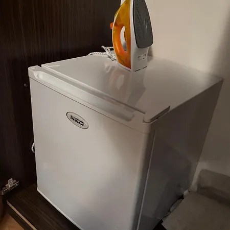 Smart - Refurbished With Balcony And Parking バンスコ