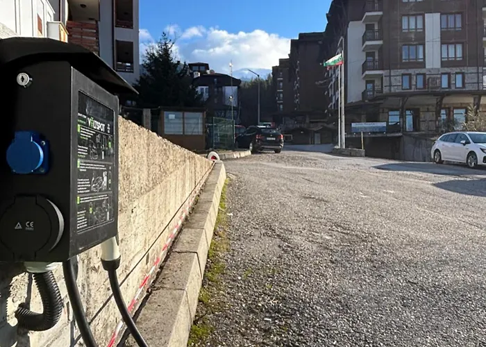 Smart - Refurbished With Balcony And Parking * 班斯科